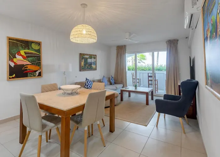 Maho Beach House - Spacious 1 Bedroom Suite