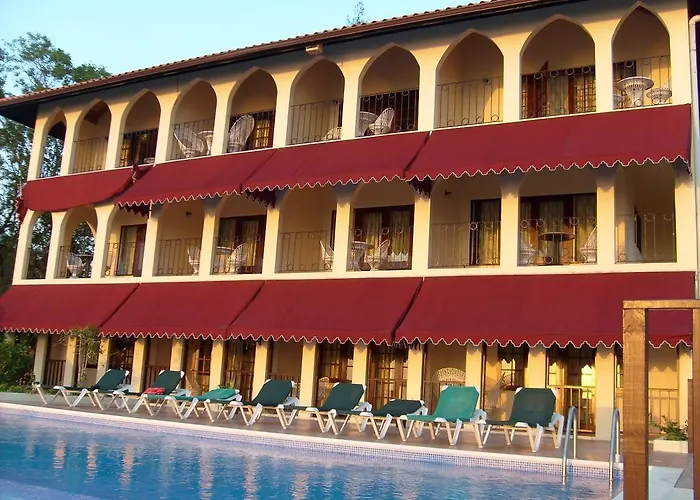 Le Mirage (Adults Only)