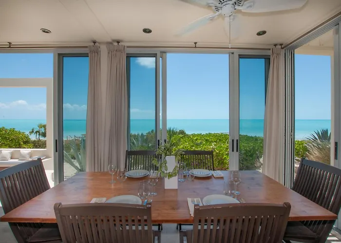 Aqua Del Rose 3 Bedroom Beachfront Cottage