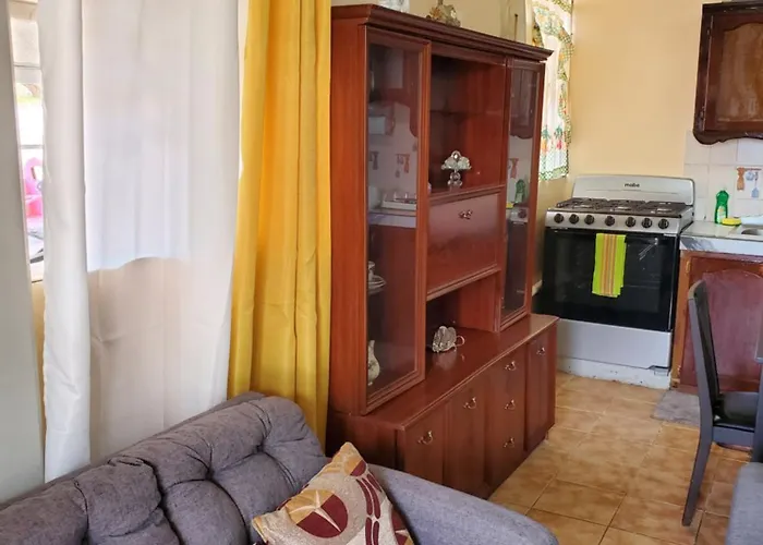 Lind\'S Comfort Place