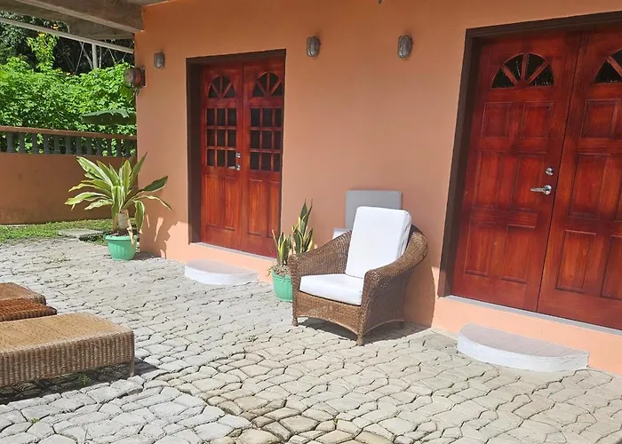 The Jungle Escape Apartment 02