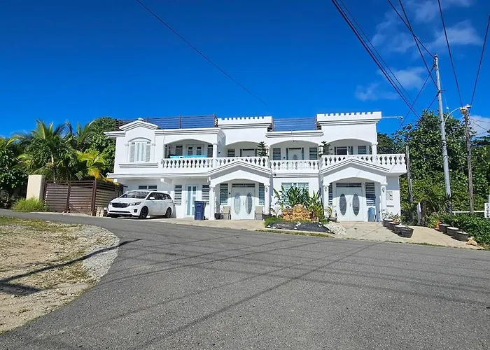 Discovery Beach Apartments