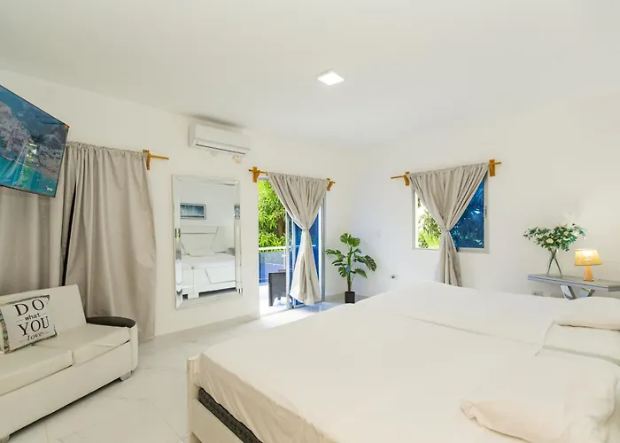 Crown Ll-Guest Friendly-3 Bedrooms-Pool-Close To Everything!