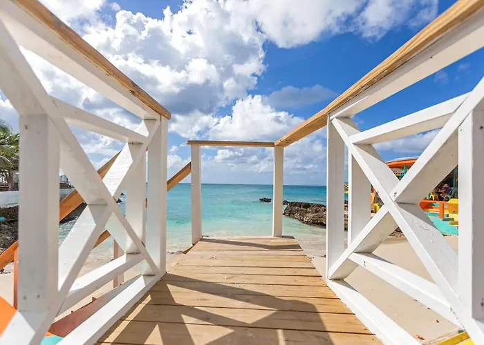 Maho Beach House - Petite Studio - Beach Access