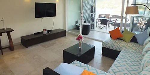 Bella Villa At Jolly Harbour