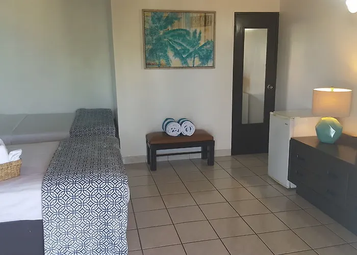 Luichy\'S Seaside Hotel