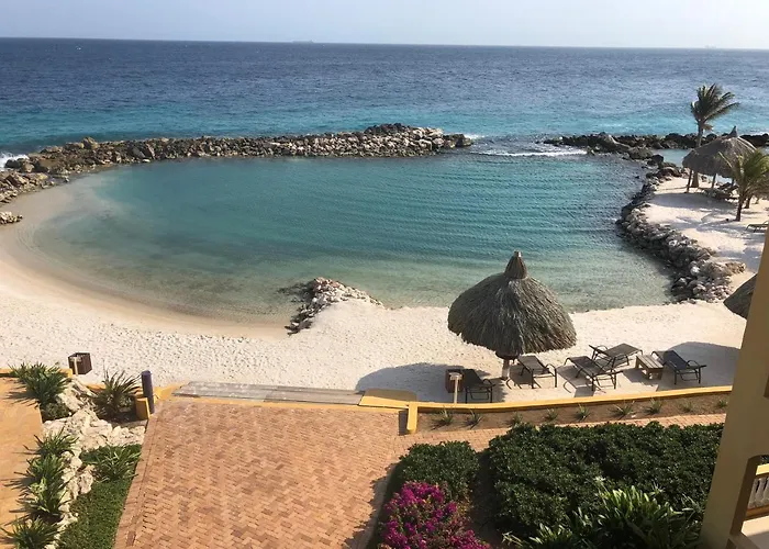 Holiday In Curacao @ The Strand