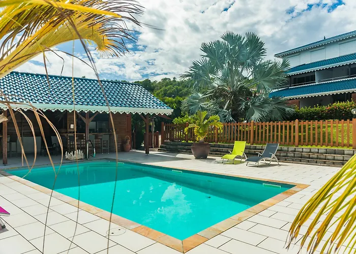 Makare Lagoon Club