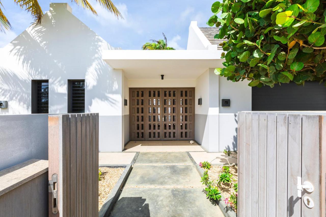 Villa Oceanfront 72 & Sunny