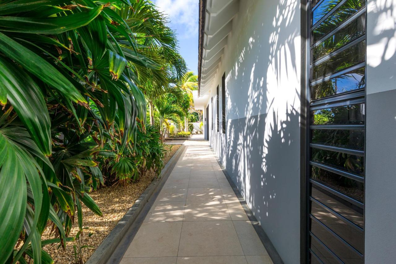 Oceanfront 72 & Sunny Villa *