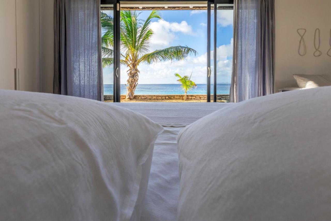 Villa Oceanfront 72 & Sunny