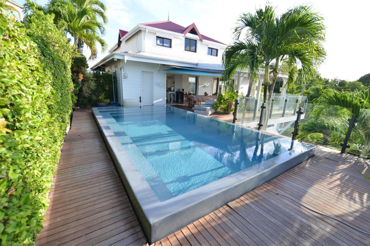 Zepices Villa *