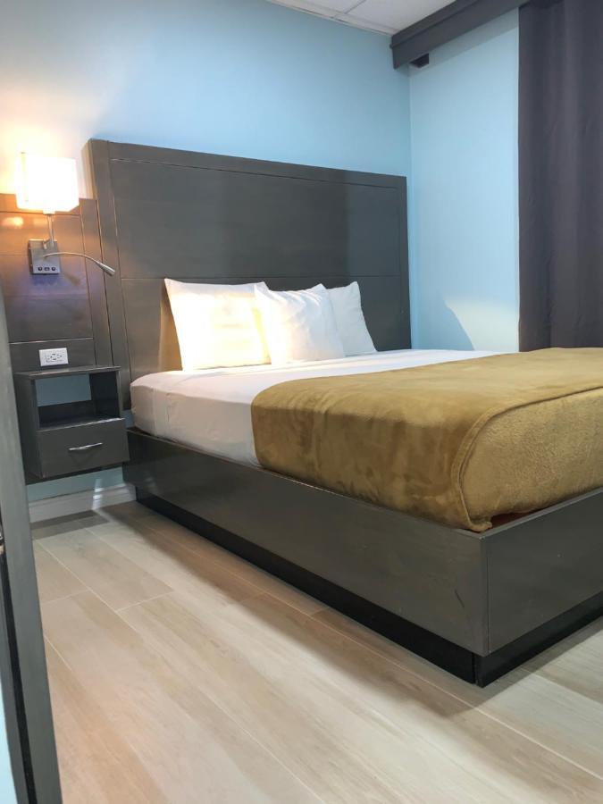 Airport Hotel 2*