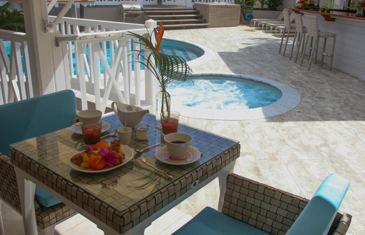Les Hauts Du Cap Bed & Breakfast