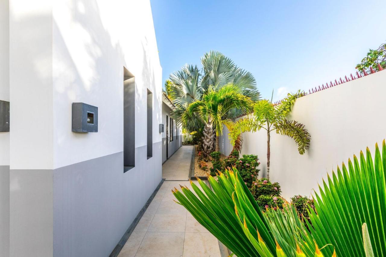 Villa Oceanfront 72 & Sunny