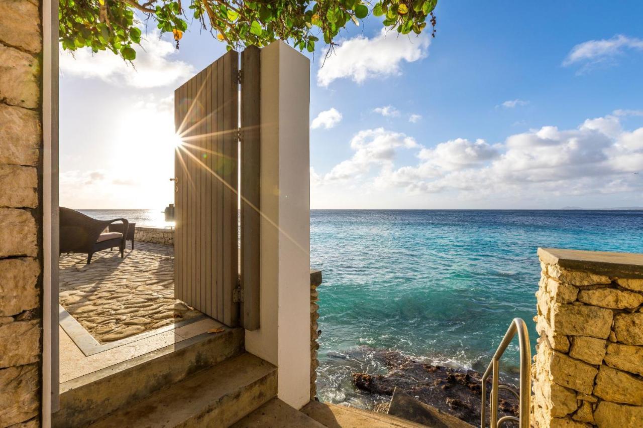 Villa Oceanfront 72 & Sunny *