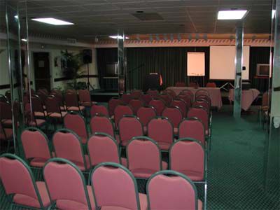 Carl's Unique & Conference Facilities Hotel 2*