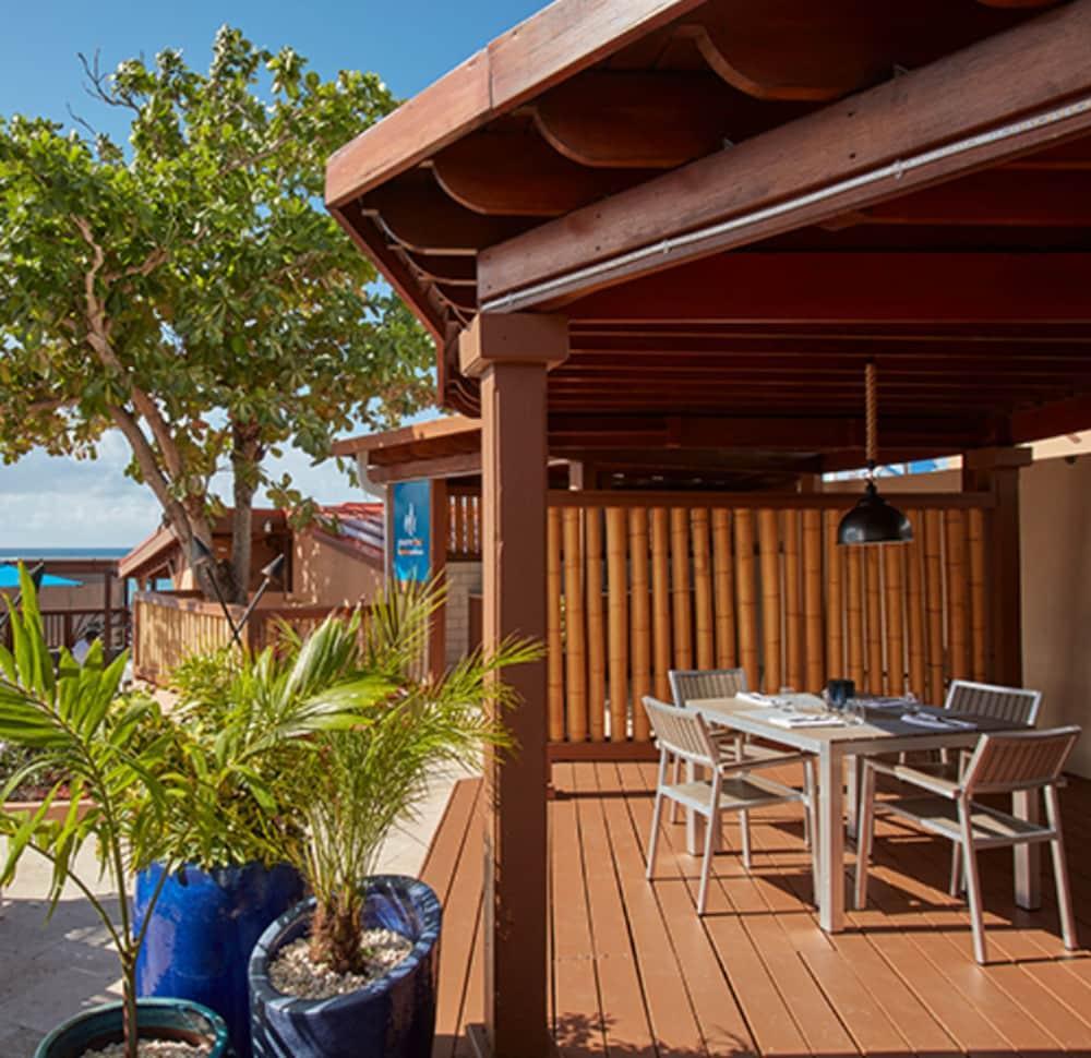 Divi Little Bay 4*