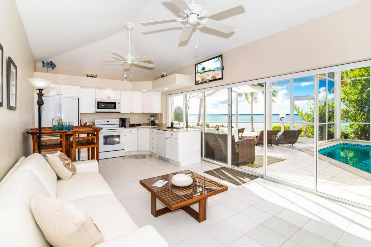Pools Of The Kai 3 - Waterfront With Private Pool Atrium, Walk To Restaurants Apartment *
