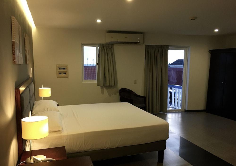 Curacao Hotel