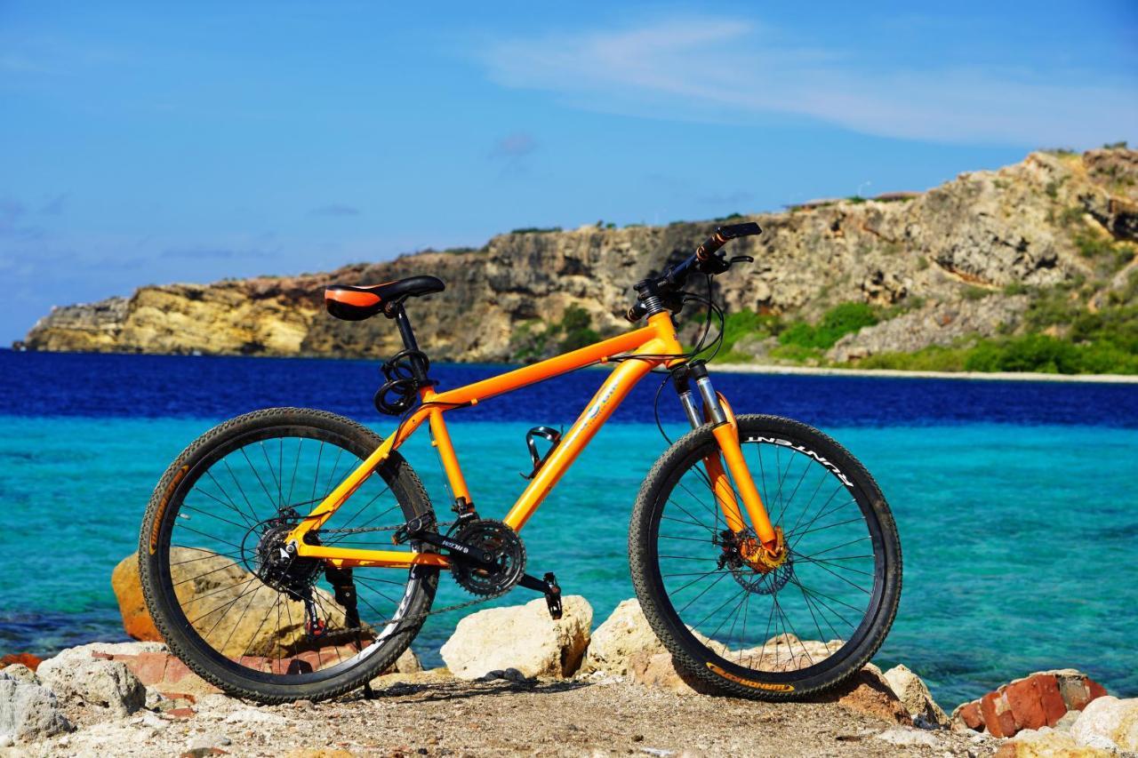 Bed & Bike Curacao - Jan Thiel Hostel