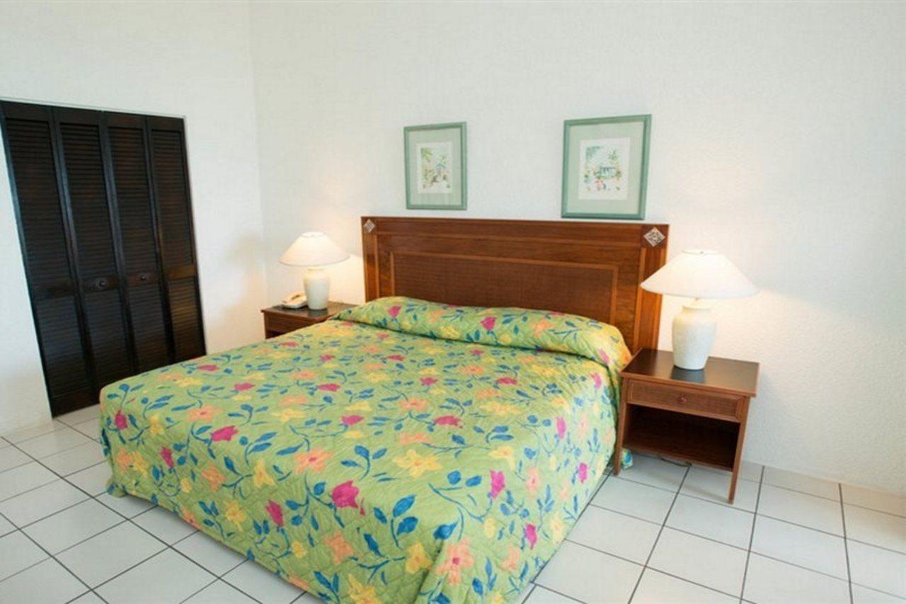 Coconut Club Hotel St. John's