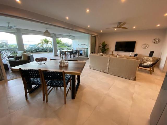 Princess Mahault - Beachfront - - Luxury Apartment Orient Bay