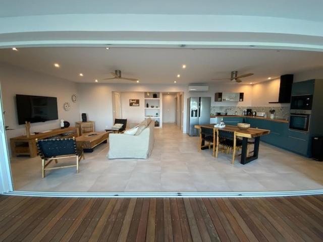 Princess Mahault - Beachfront - - Luxury Apartment Orient Bay