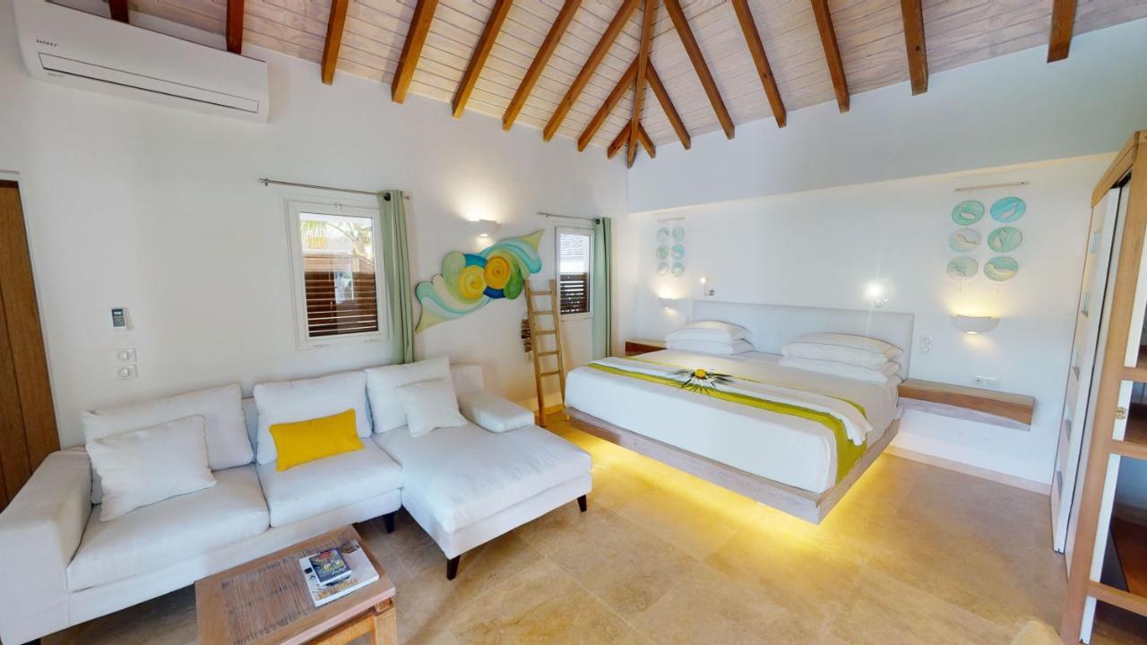 Les Ondines Sur La Gustavia