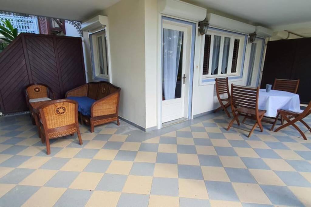 Apartment Grand Tropical Idealement Situe, Jardin Et Piscine
