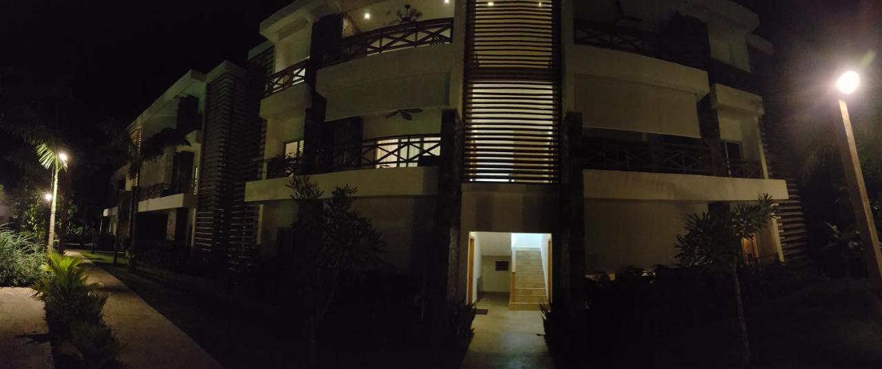 Saman Terrace