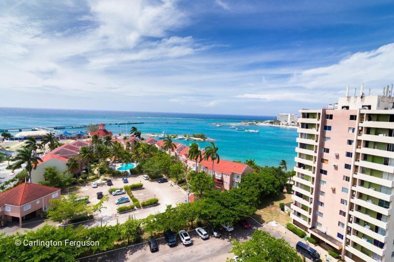 Beach-side At Turtle Towers Apartment