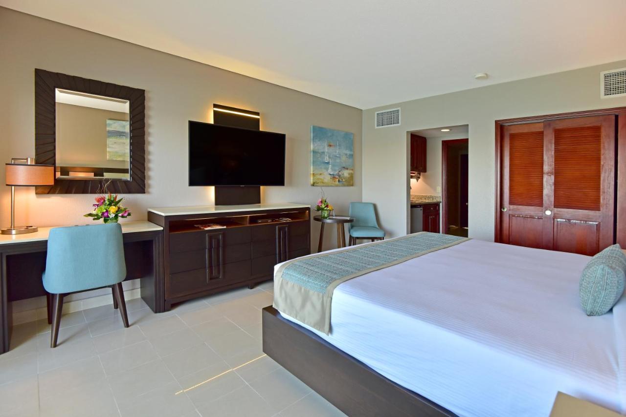 The At 5* Simpson Bay