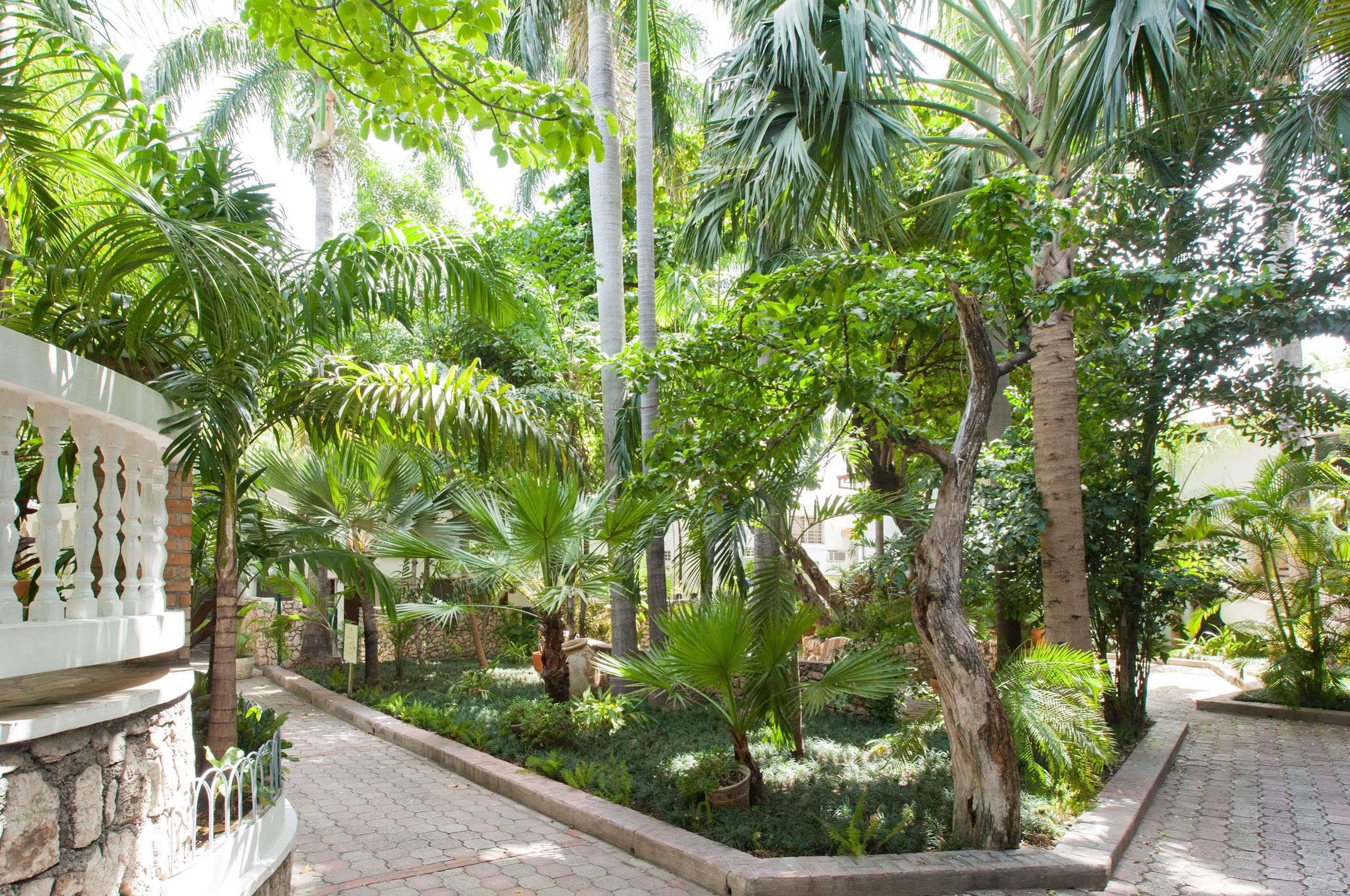 Le Plaza Luxury tent 3*