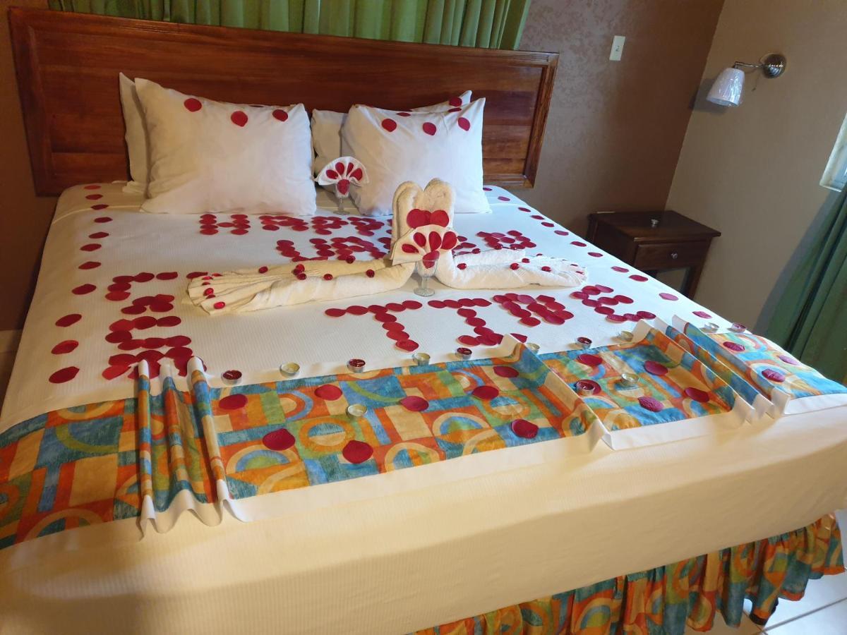 Guest house Palm Bay & Restaurant Montego Bay