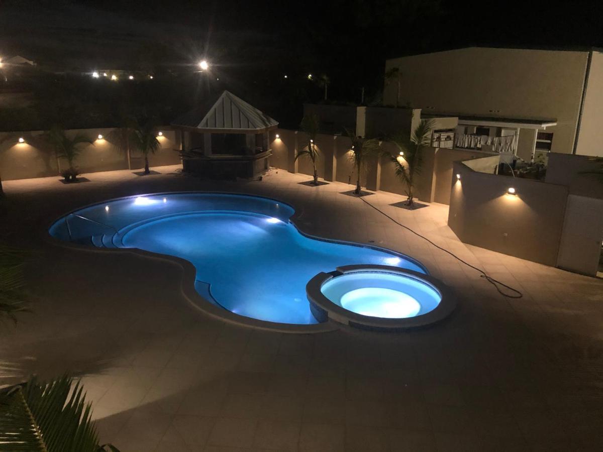 The Lodgings Hotel Surestay Collection By Best Western Hotel Five Cays Settlement