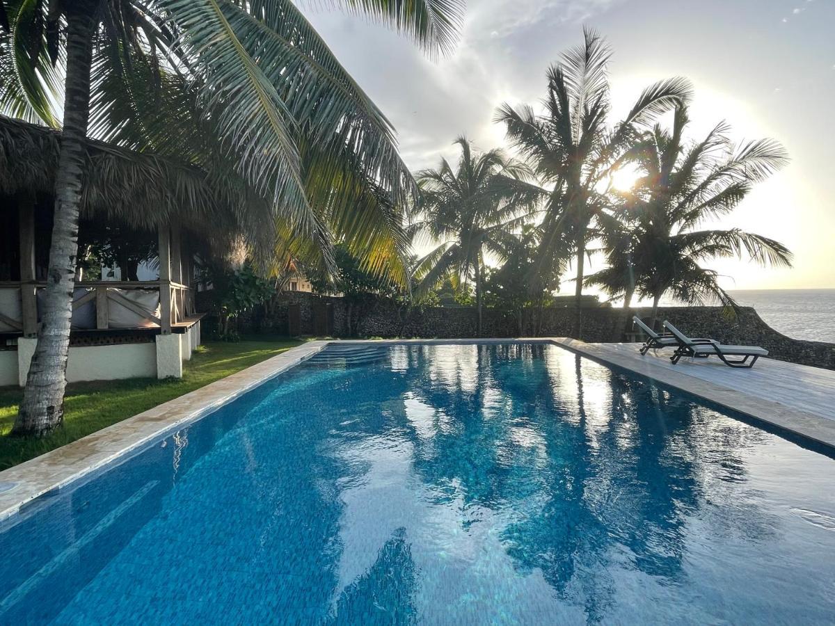 Hacienda Del Mar *