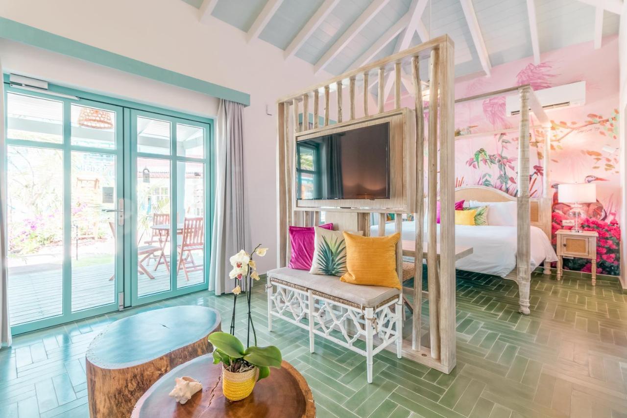 Boardwalk Boutique Aruba - Adults Only