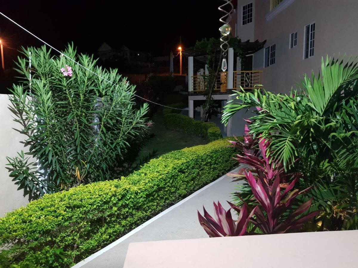 Cool Breeze * Discovery Bay