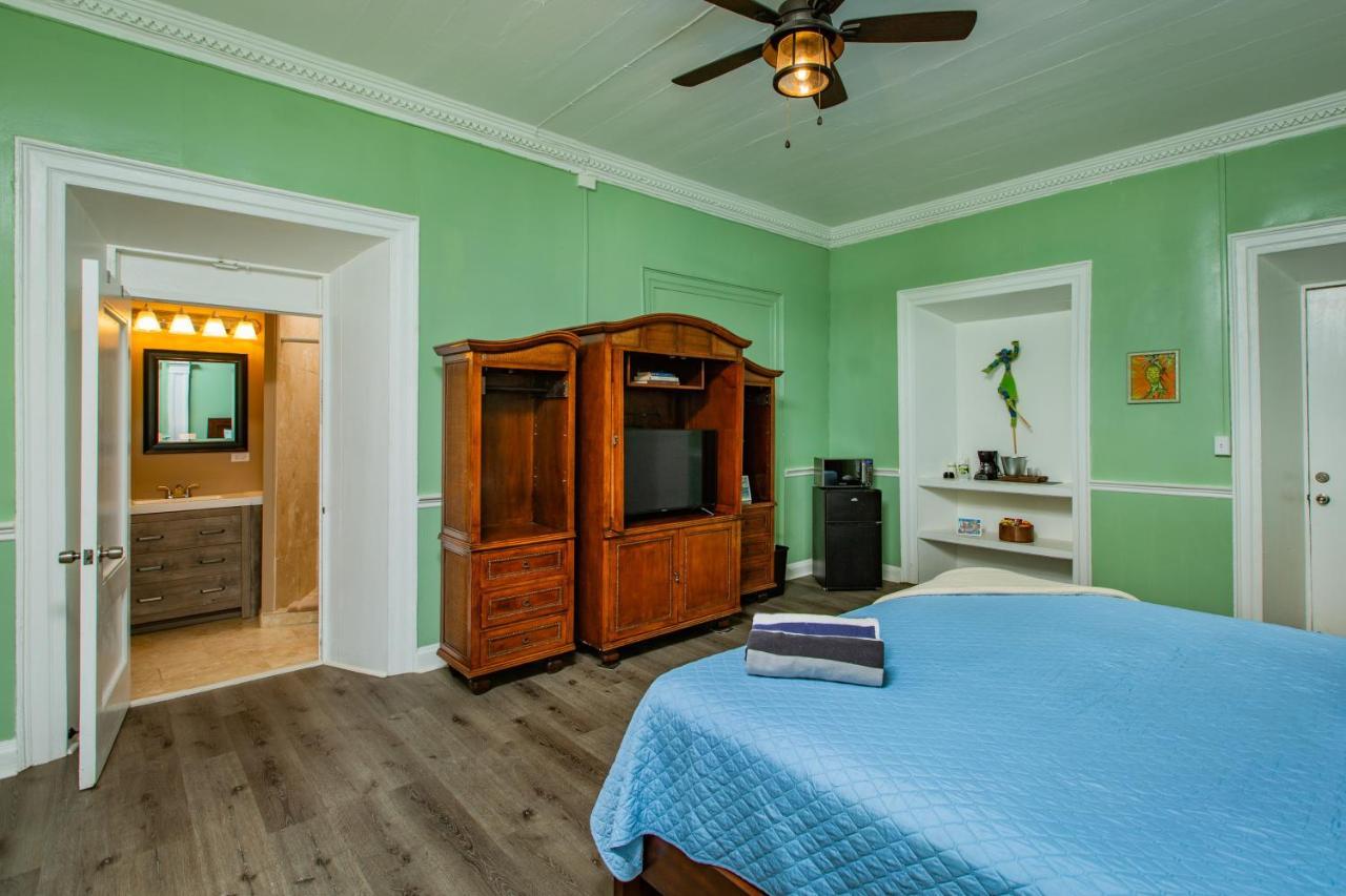 Victoria House Hotel Frederiksted