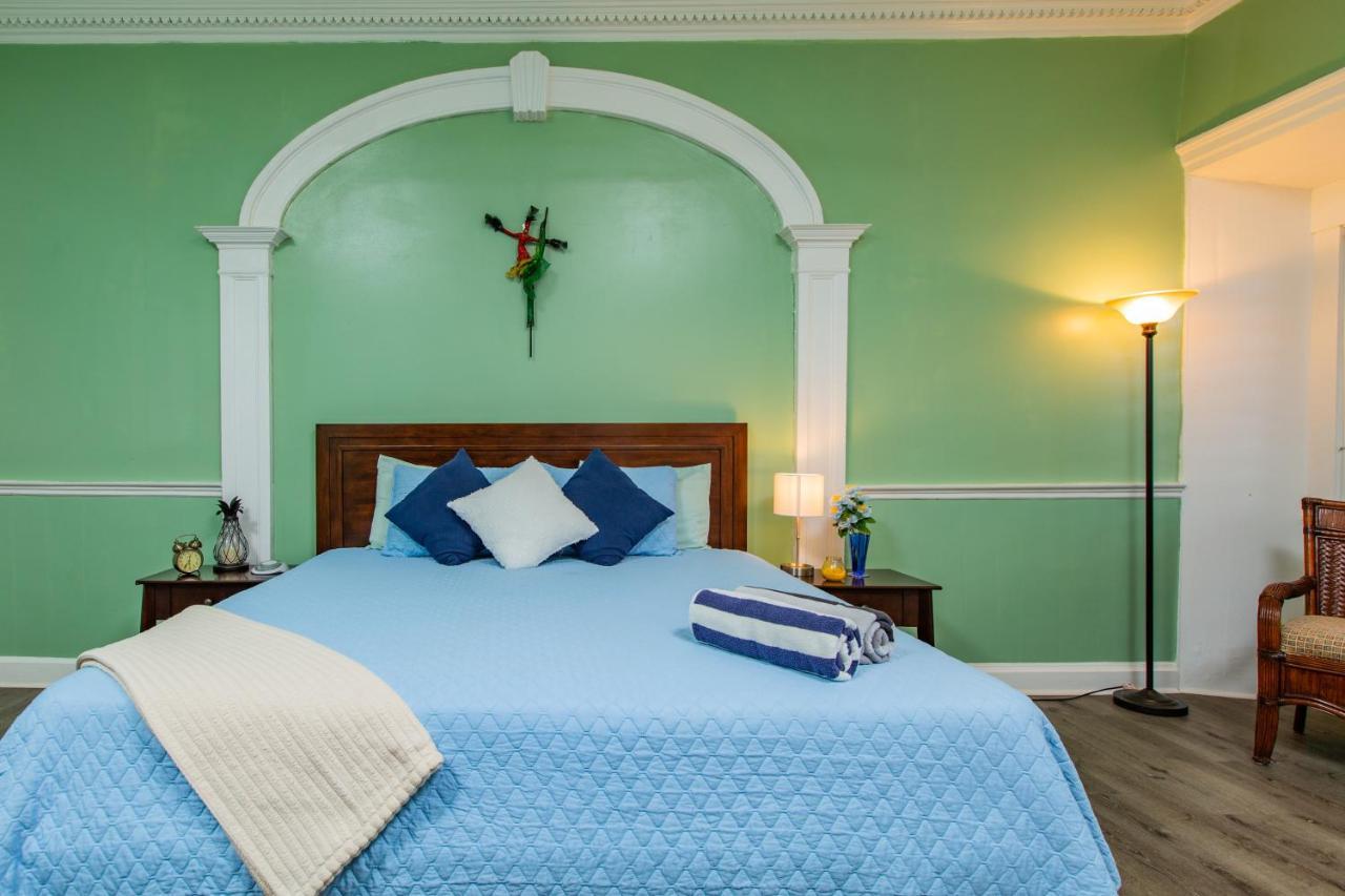 Victoria House * Frederiksted