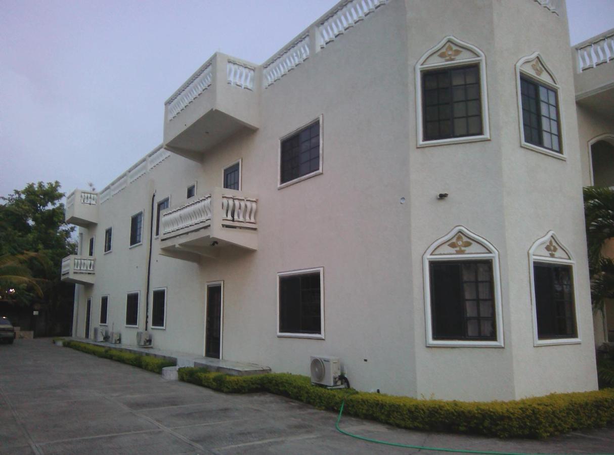 Little Savoy Guest house 2*