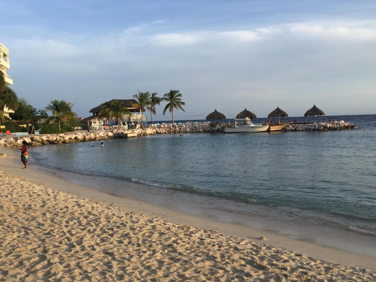 Blue Bay Penthouse Reef 5, Golf Pool Dive With Ocean View Apartment Sint Michiel
