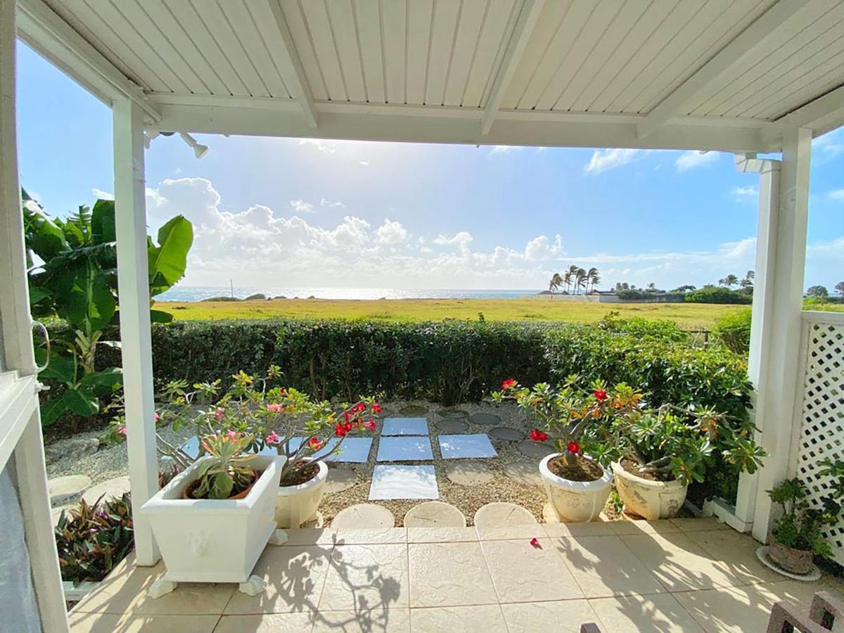 The Gem Is Located A Few Minutes Walk To The Gorgeous Bottom Bay Holiday home
