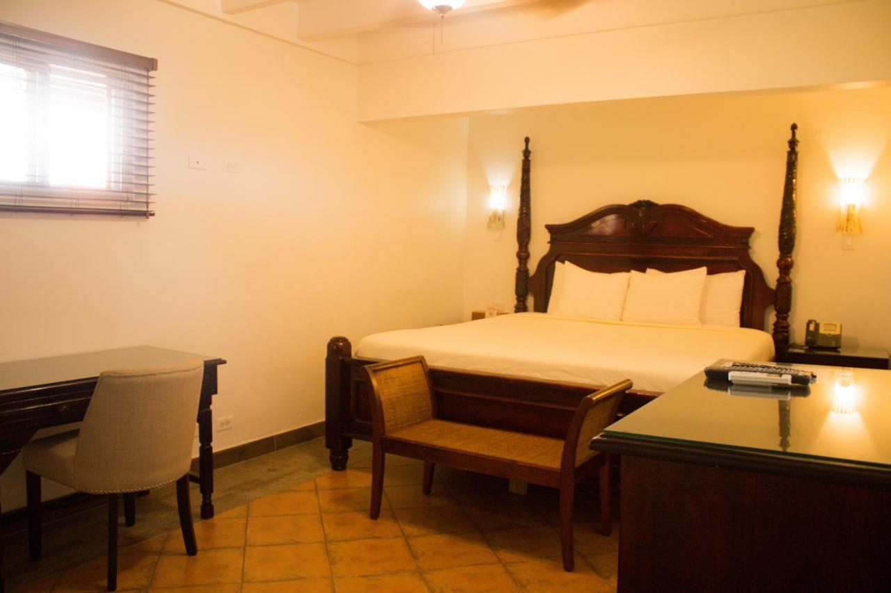 Altamont West 3*