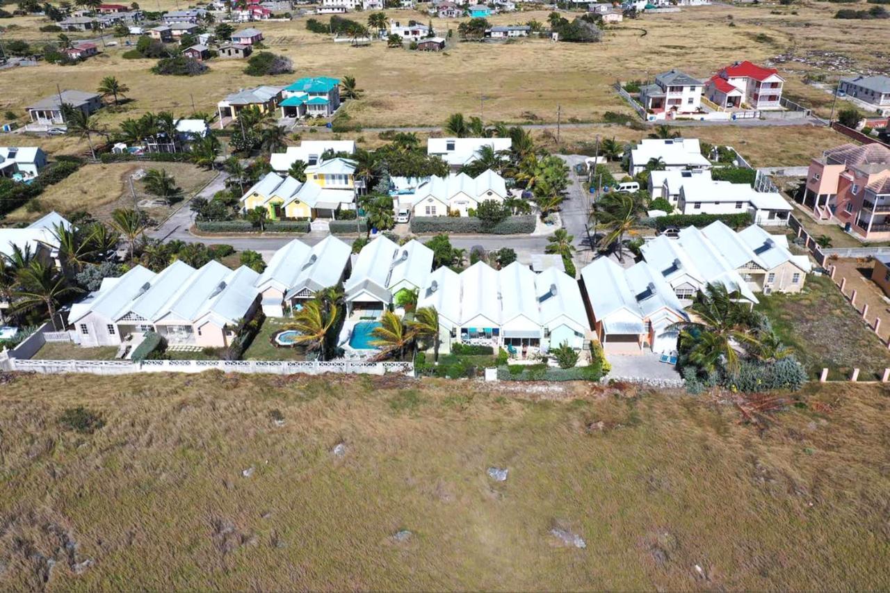 Holiday home The Gem Is Located A Few Minutes Walk To The Gorgeous Bottom Bay