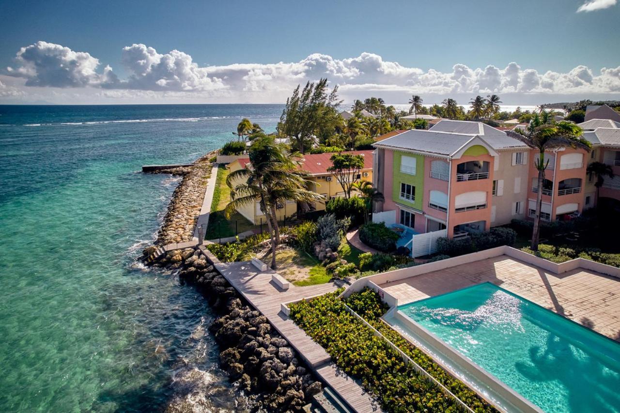 Eden Blue Et Piscine Holiday home *