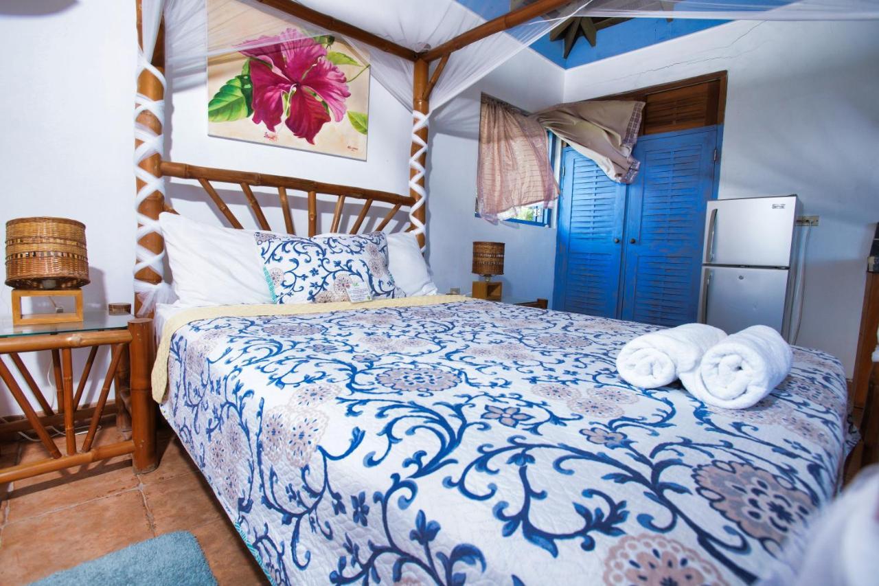 Inn Strawberry Fields Together Robins Bay