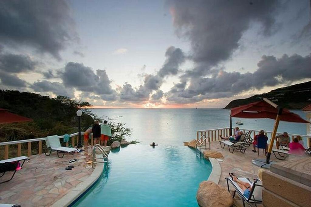 Divi Little Bay 4*