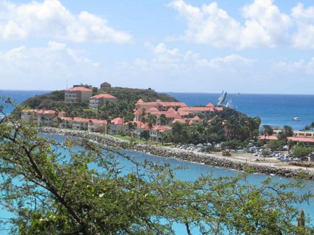 Resort Divi Little Bay 4*